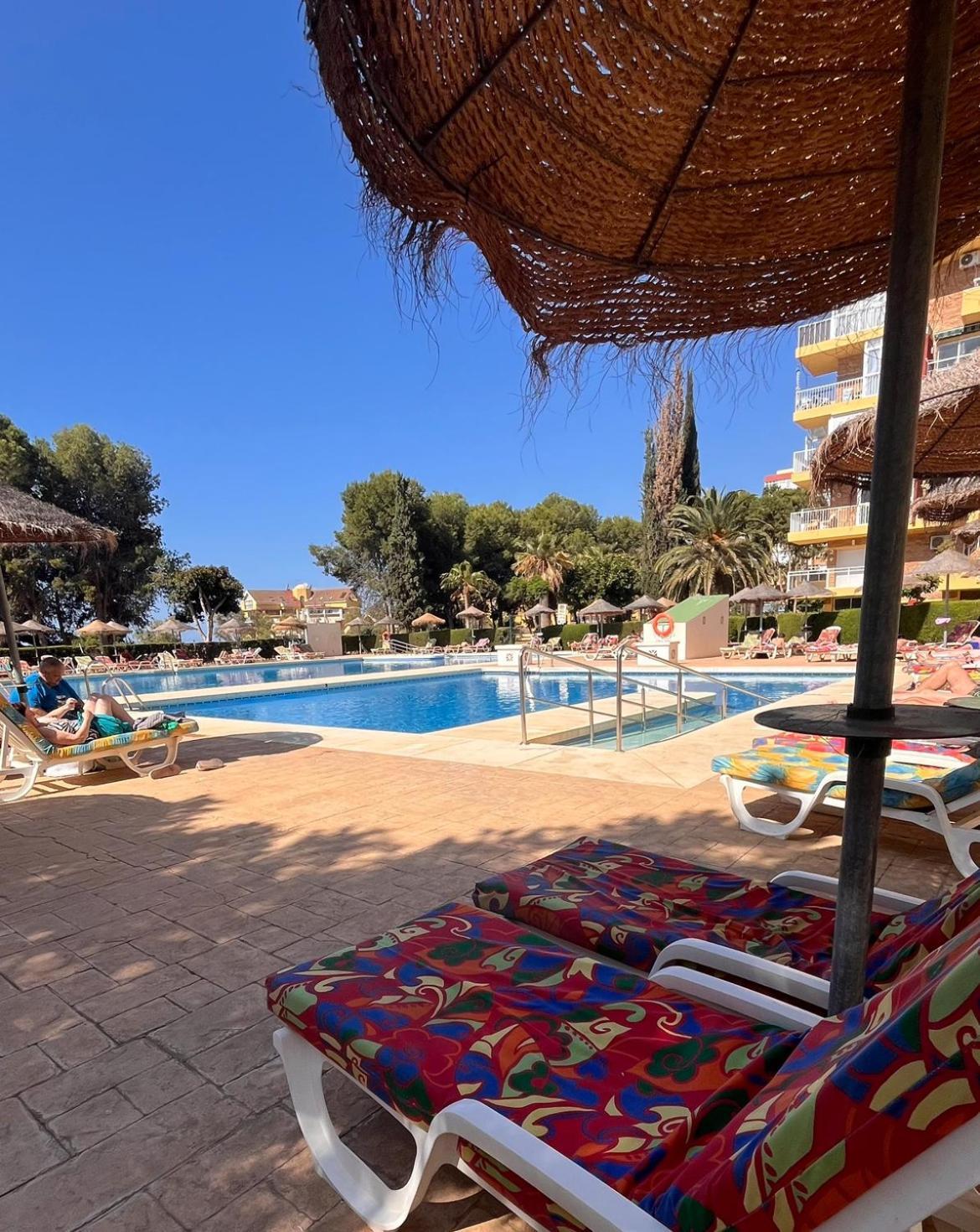 Coastal Feeling, Pools & Views Agata Apartament